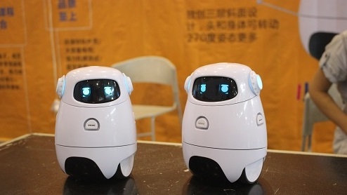 小身材发挥大功效 微型机器人登上应用大舞台